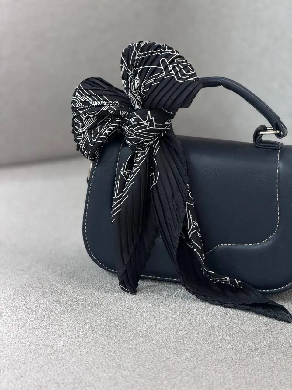 مینی اسکارف ساتن